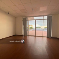 Penthouse Charmington Quận 10 Cho Thuê Ở/ Văn Phòng Có Sân Thượng Riêng