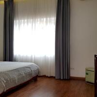 Cho thuê căn hộ giá rẻ 2PN, 80m2, Từ Hoa, Tây Hồ, đủ đồ, sáng thoáng
