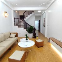 Bán Nhà Phố Gia Quất, 6,3 Tỷ, Với Diện Tích 40 M2 Ngõ Thông Khu Vực Dân Trí Cao Có 4 Pn