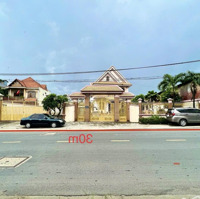 Bán Lô Đất Hơn 1.800M2 Hai Mặt Tiền Đường Lớn Trung Tâm Tp. Thủ Đức.có Biệt Thự Đẹp Đang Ở 600 M2