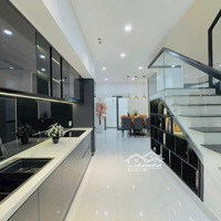 Bán Ngôi Nhà 3 Tầng Đường Hòa Minh 11