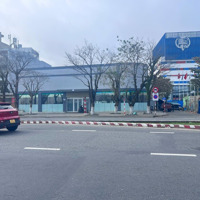 Cho Thuê Showroom 3 Mặt Tiền Đường Nguyễn Tất Thành, 700M2, Ngang 25M