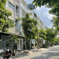 Cần Tiền Bán Gấp Nhà Phố Mặt Tiền Kdv La Casa Đã Có Sổ, Hỗ Trợ Vay Tối Đa, Full Nội Thất, Chỉ 19 Tỷ