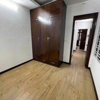 Cho Thuê Nhà 4 Tầng Phố Trích Sài, Cách Hồ Tây 10M, 23 Triệu/Th