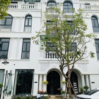 Gia Đình Cần Bán Căn Ngọc Trai View Vườn Hoa Bể Bơi Diện Tích 70.8M Thang Máy 5 Tầng Giá Bán 23.9Ty