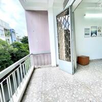 Căn hộ 1PN - ban công, tách bếp