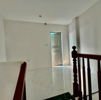 Mình Cc Bán Nhà Lô Góc 2 Mặt Đường 5 Tầng Kd Nhỏ Lẻ Diện Tích: 33 Mét Ôtô Cách 50M Giá Bán 7,5 Tỷ Liên Hệ:0977135528
