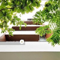 Bán Tòa Văn Phòng 8 Tầng Hiện Đại Vị Trí Đắc Địa Tại Quận Sơn Trà, Đà Nẵng! Dòng Tiền 220 Triệu/Th