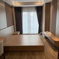 Bán Nhà Nguyễn Văn Cừ 30M2* 5 Tầng* 6.5 Tỷ, Full Nội Thất