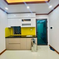 Bán Nhà Ở Luôn Tôn Đức Thắng, Đống Đa 50m, giá 2.28 tỷ.