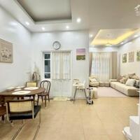 Nhà phân lô Dịch Vọng 58m2, 4 tầng chào chỉ có 9,5 tỷ