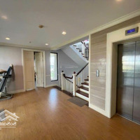 Chính Chủ Cần Nhượng Lại Căn Biệt Thự Vip Nhất Hồ Tây, Hơn 400M2, Tầm View Hướng Thủy Tuyệt Đẹp