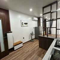 Căn hộ 1 ngủ full nội thất phố Văn Cao cho thuê
