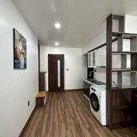 Căn hộ 1 ngủ full nội thất phố Văn Cao cho thuê