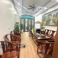 Bán Nhà Phân Lô, Ô Tô Tránh Đỗ Phố Trần Quốc Hoàn - Cầu Giấy - Hà Nội