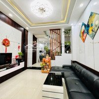Chào Bán Nhà 3 Tầng- Mới Đẹp Lung Linh- Kiệt Ô Tô Hoàng Diệu Thông Ra Đường Nguyễn Hoàng.