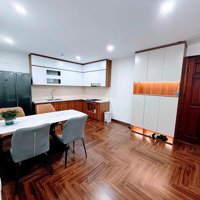 Em Cần Bán 3 Ngủ Nhà Đẹp, View Sông Hồng Cầu Vĩnh Tuy, Nội Thất Mới Đẹp. Liên Hệ: 0968 602 202