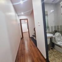 ������BÁN NHÀ DÂN XÂY HIỆN ĐẠI,PHỐ THÁI THỊNH, NHÀ 5 TẦNG 2 THOÁNG Ô TÔ LÙI CỬA
