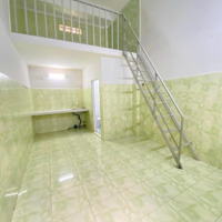 Gác Cao, Sẵn Máy Lạnh Ở 3Ng Thoải Mái - Ngay Lê Văn Việt