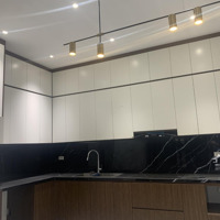Nhà Xiêu Đẹp Phố Hoa Lâm Việt Hưng Đường Thông Sát Phố Nội Thất Đầy Đủ 4 Phòng Ngủ Giá Rẻ Họp Lý
