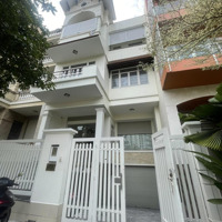 Cho Thuê Biệt Thự Dt: 7.5X20M2 Giá Tốt, Nhà Đẹp, View Hồ Kdc Himlam Quận 7 Giá: 55 Triệu Liên Hệ: 0908935765
