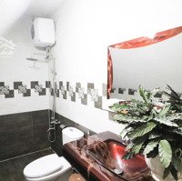 Bán Khách Sạn Mặt Tiền Chu Văn An View Trực Diện Hồ Xuân Hương Đà Lạt