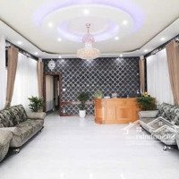 Bán Khách Sạn Mặt Tiền Chu Văn An View Trực Diện Hồ Xuân Hương Đà Lạt