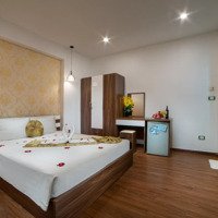 Cho Thuê Khách Sạn 11 Phòng Mặt Phố Ấu Triệu -Diện Tích80M2 X 6 Tầng -Mặt Tiền4M - Giá 5000$/Tháng.