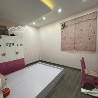 Cho Thuê Nhà Riêng Vạn Phúc, 45 M2 X 3 Tầng, Sẵn Nội Thất, Ưu Tiên Gia Đình Ở