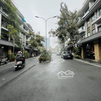 Liền Kề Khu Nhà Ở Thấp Tầng Hai Bà Trưng-Quan Chức Đại Gia Ở-4 Nàn Oto Tránh, Diện Tích: 100M+5Tầng+Mt 5,2M