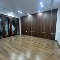 Bán Nhà Bồ Đề 40M2* 5 Tầng* 8.7 Tỷ,Thang Máy, Full Nội Thất