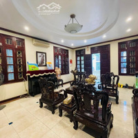 Bán Biệt Thự Tại Phố Thái Hà- Diện Tích: 250M2X4T-Gara Ô Tô-4 Mặt Thoáng-Nội Thất 100% Lim Xanh- Giá Bán 70 Tỷ