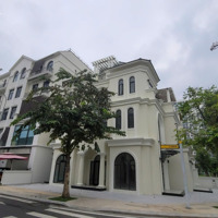 Cho Thuê Nhà Phố Vinhomes Grand Park. Giá Thuê Nguyên Căn Hoàn Thiện Đẹp. Liên Hệ: 0938618996 Ngọc Lâm