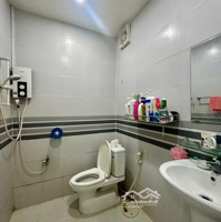 Bán Căn Hộ Hưng Phú 70M2, 2 Phòng Ngủ, Sổ Hồng, Lót Gỗ, Máy Lạnh, Thang Máy, Sát Siêu Thị Go, Nam A