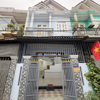 Nhà Trệt Lầu Gần Làng Đhqg Tp.hcm. Diện Tích: 70M2. Bao Gồm: 3 Pn- 2 Vệ Sinh Đường 4M Thông. Giá: 3.7 Tỷ Tl