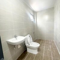 Văn phòng cho thuê 180m² mới 100% mặt tiền đường Lý Thái Tổ KDC Hưng Phú 1, P. Hưng Phú, Q. Cái Răng, TP. Cần Thơ