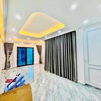 Nhà đẹp ở luôn ở La Thành, Đống Đa diện tích 52m2, 4 tầng, mặt tiền 4.8m, gara oto, Giá 18.5 Tỷ