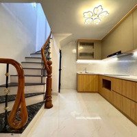 Nhà Đẹp Phố Tôn Đức Thắng, 2 Thoáng, Full Nội Thất, 5 Tầng Dân Xây, Ở Ngay, Chỉ 7 Tỷ 950
