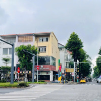 Cho Thuê Gấp Nhà Phố Mỹ Toàn 3 Căn Góc Đường Nguyễn Văn Linh Và Phạm Văn Nghị, Quận 7