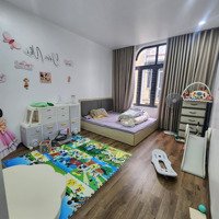 Yên Lạc - Hai Bà Trưng. Nhà Tuyệt Đẹp Thang Máy, Phân Lô Víp. Hàng Xóm Tinecyti.dân Trí Cao Ở Sướng