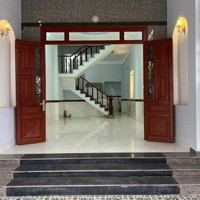 Chủ Gởi Bán Nhà 1 Triệuệt 1Lầu. Diện Tích: 64M2 Sổ Riêng Thổ Cư 100% Đường Oto Ngay Chợ Đồn. Giá Chỉ 2,350 Tỷ