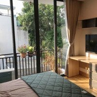 Thuê Ngay Studio 35M2 Tại Trường Sa View Bờ Kè . Giá 6 Triệu9. Liên Hệ: 0909397366