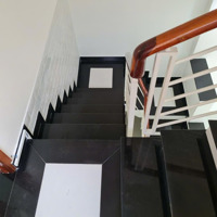 Cho Thuê Nhà Mới Căn Góc 2 Mặt Tiền - Hẻm Xe Hơi Thông Hai Đầu - Giá 7 Triệu/Tháng