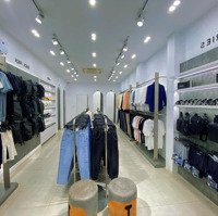Chủ Nhà Gửi Bán Nhà Mặt Phố Chùa Bộc: 50M2,5 Tầng Lô Góc ,Mt:15M .Giá:30Tỷ. Liên Hệ:0888999766