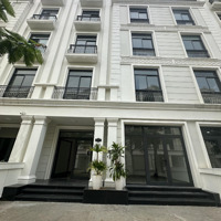 Nhà Phố 96M2 Đã Hoàn Thiện Giá Bán 16 Tỷ 500 Triệu . Nhà Phố Vinhomes Grand Park Quận 9