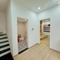 Cần bán nhà riêng Phố Hồng Mai, Hai Bà Trưng - Lô góc 4 tầng, 35m2, 5.2 tỷ