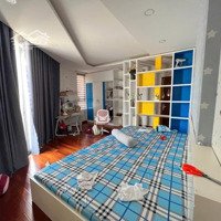 Biệt Thự Vipmặt Tiềnlào Cai. Nhà Góc: 1 Trệt 2 Lầu Và Sân Thượng Ngay Trung Tâm Thủ Dầu Đang Cho Thuê