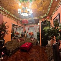 Siêu Phẩm Nhà Phân Lô Phố Trần Quốc Hoàn 50M2,6 Tầng Giá Bán 18 Tỷ