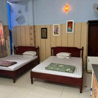 Nhà Nghỉ Dĩ An: Đầu Tư Ngay, Thu Hồi Vốn Nhanh"
"Nhà Nghỉ Cao Cấp, 17 Phòng, Vị Trí Tốt Dĩ An"