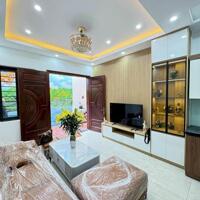 Bán nhà Cổ Linh Trung tâm quận Long Biên 5 tầng 30m2 mặt tiền 3.7m chỉ hơn 6 tỷ ngõ ô tô